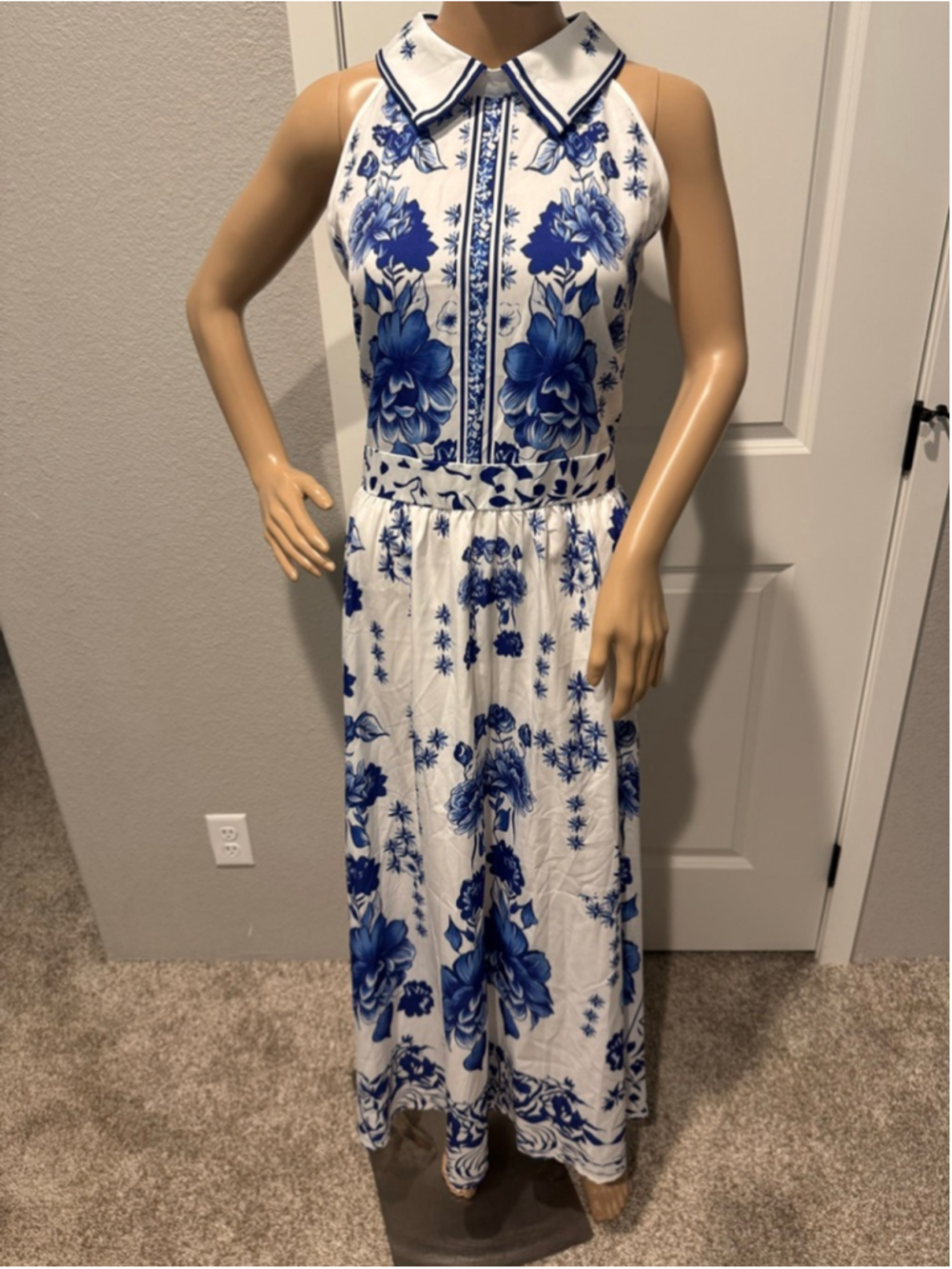 Women's Unbranded White & Blue Floral Halter Maxi Dress L
